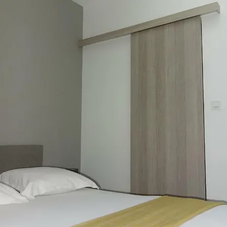 Clermont-ferrand-city-room * Clermont-Ferrand